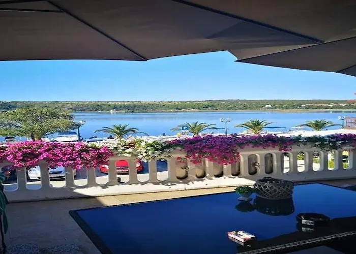 Marjan - One Bedroom With Shared Terrace * פוסדריה