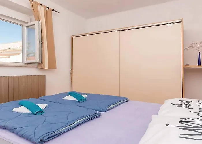 Marjan - One Bedroom With Shared Terrace * Posedarje