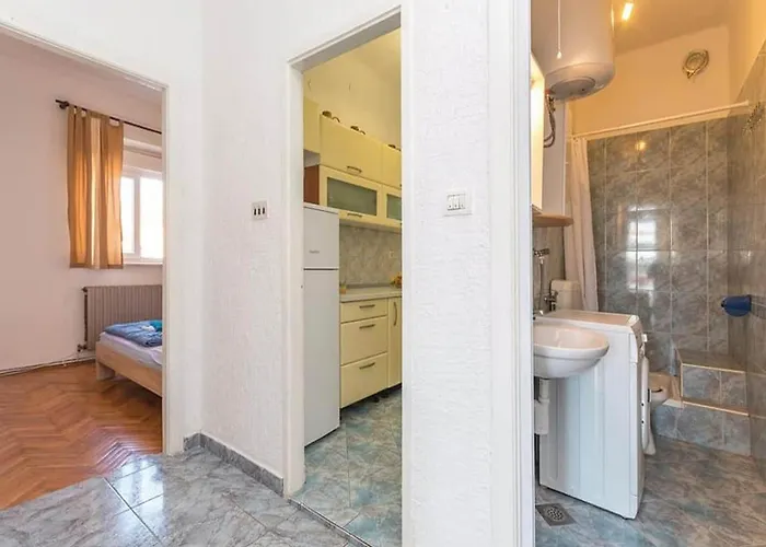 Marjan - One Bedroom With Shared Terrace * Posedarje